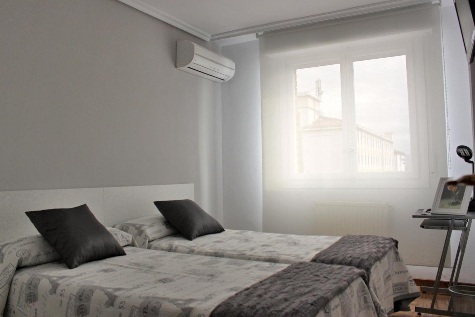 Pension Mayte Pamplona Dış mekan fotoğraf